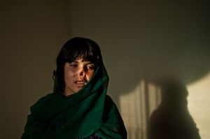 lynsey-addario-afghanistan-women-law-1_76403_600x450
