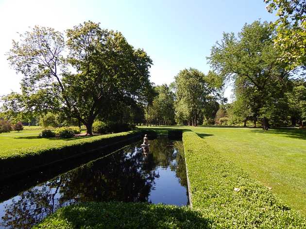 reflection pool McCormick mansion 7-4-2014